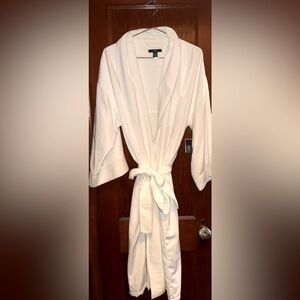 NWT ALFANI Luxury Bath Robe